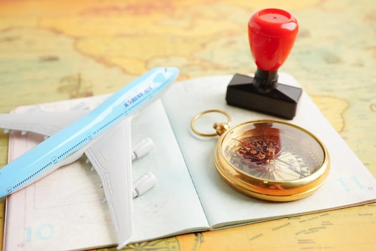 Wiza i paszport z pieczątką dla turystyki na lotnisku w kraju