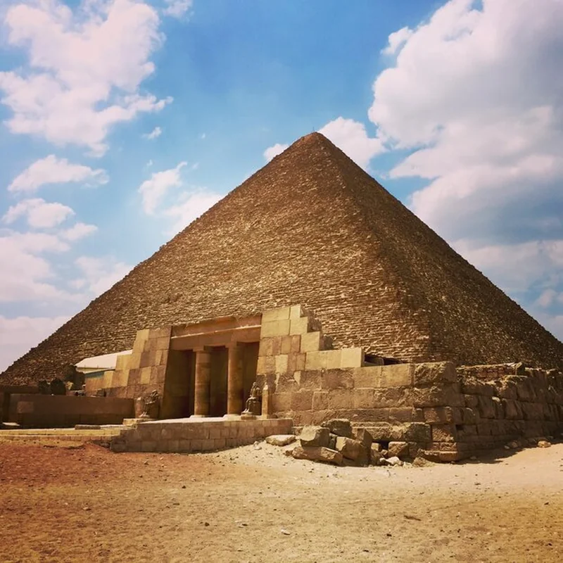 Hurghada i piramidy: jak zorganizować wycieczkę do Kairu?