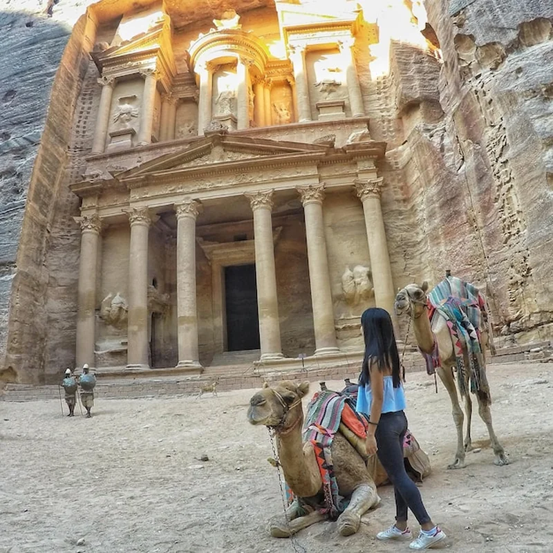 Ile trwa lot z Krakowa do Egiptu? Czas podróży i porady